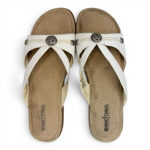 Minnetonka Womens 10 White Leather Slide Sandals Braided Low Wedge Comfort Mules
